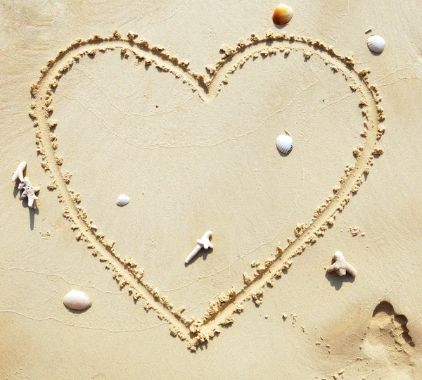 Heart on the beach — Stock Photo, Image