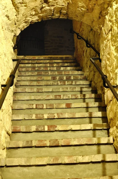 老地牢的楼梯. — 图库照片
