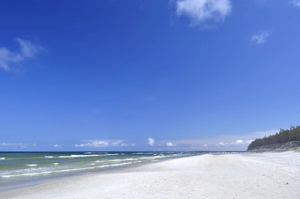 Песок, пляж, море, небо  .. — стоковое фото