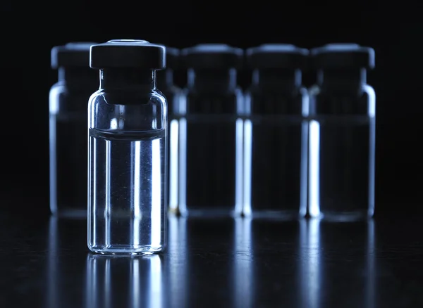 Injektionsflaskor med medicinering — Stockfoto