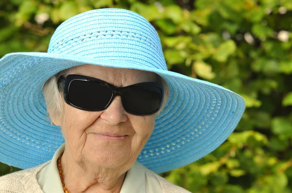 Engraçado mulher idosa — Fotografia de Stock