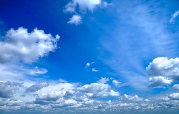 Modrá obloha. — Stock fotografie