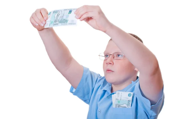Chłopak patrzy na rachunku — Zdjęcie stockowe