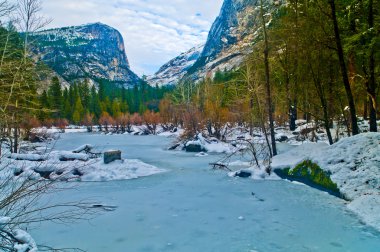 Ayna göl Yosemite