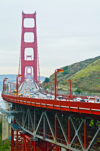 Golden Gate Bridge Tráfico —  Fotos de Stock