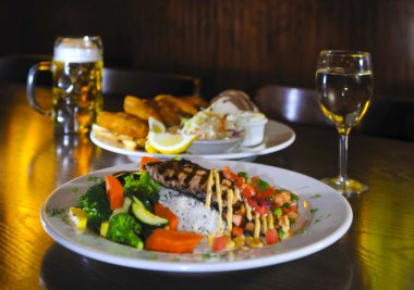 plato de pescado delicioso