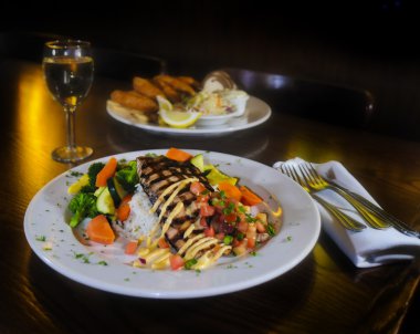 plato de pescado delicioso