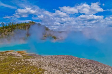 Grand Prizmatik yellowstone bahar