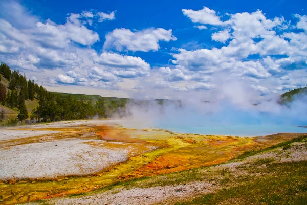 Yellowstone Grand призматичних весни — стокове фото