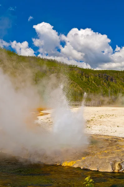 Utbrott geyser — Stockfoto