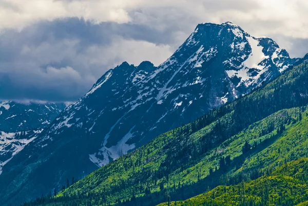 De Grand Tetons boven u uit bergen landschap — Stockfoto