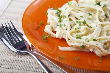 parmesan ve maydanoz ile fettucine