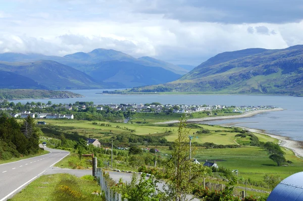 Panorama över ullapool i norra västra högländerna i Skottland — Stockfoto