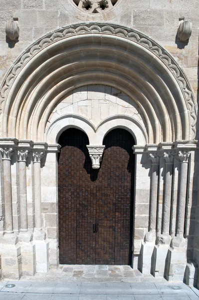 Portico van een kerk — Stok fotoğraf