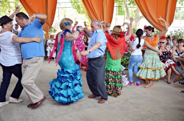 kadınların geleneksel Flâmenko Dansı