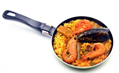 Deniz ürünleri paella