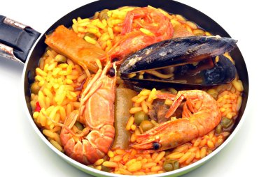 Deniz ürünleri paella