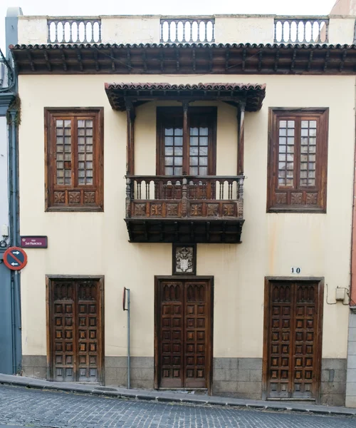 Varanda de madeira — Fotografia de Stock