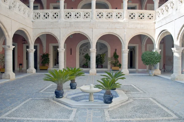 Courtyard with a fountain — Stock Photo, Image