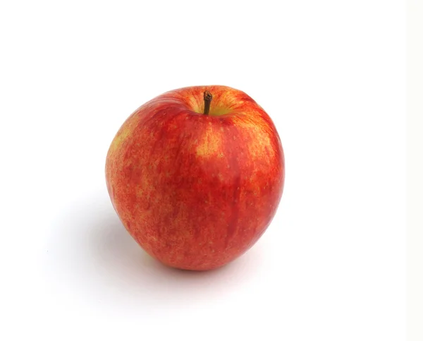Gelige rode appel op een witte achtergrond — Stockfoto