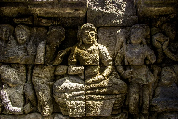 Buddhistisk relieff i Borobodur-tempelet – stockfoto