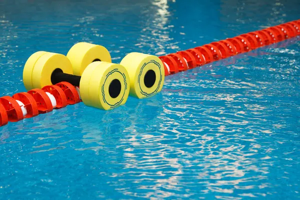 Halteres para aeróbica aquática — Fotografia de Stock
