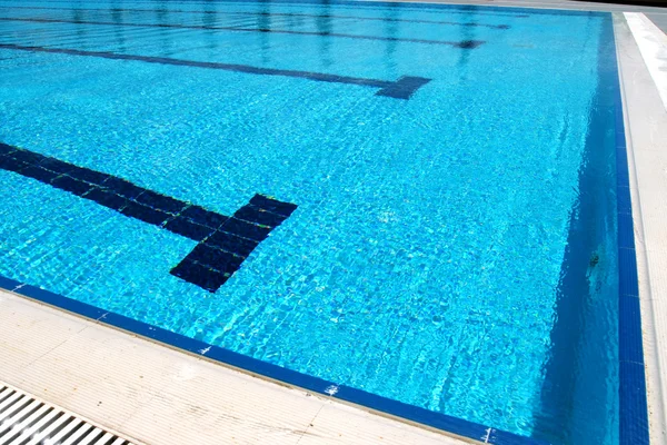 Schwimmbadrand — Stockfoto