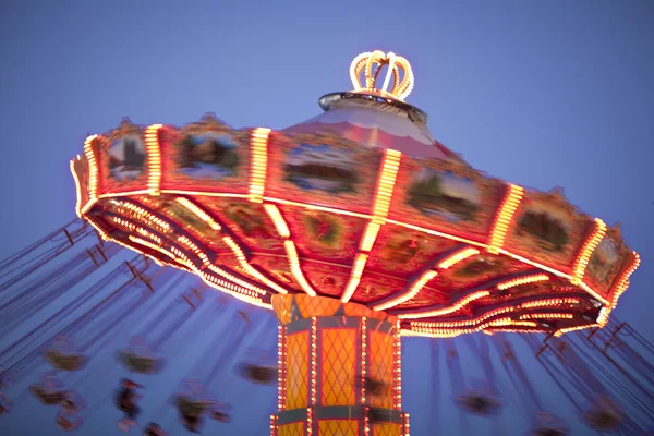 Carnevale Swing Ride a metà strada — Foto Stock