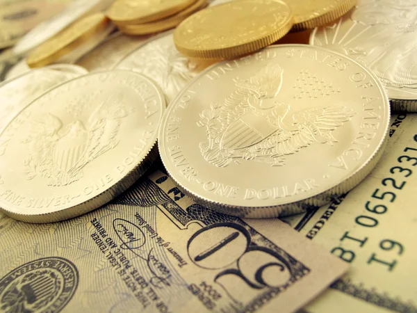 Dolarów, złote i srebrne pieniądze USA — Zdjęcie stockowe