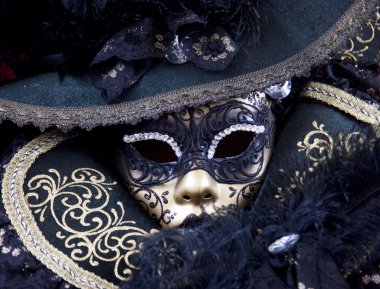 tipik Venedik Karnavalı maskeden