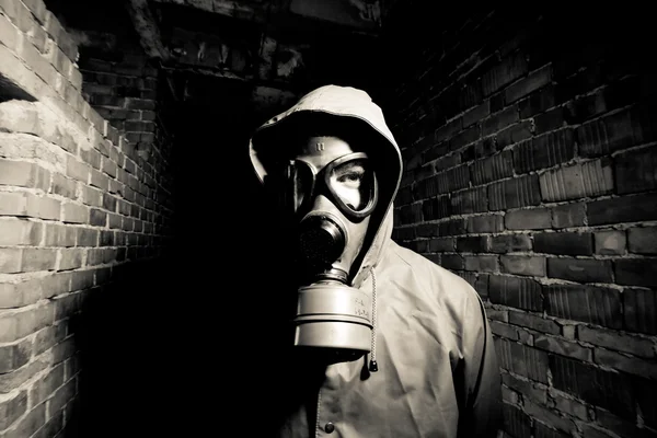 Hombre con máscara de gas —  Fotos de Stock