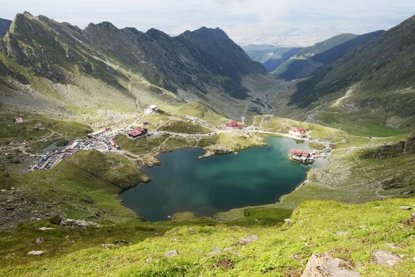 Krajina v létě od balea lake, fagaras hory, Rumunsko — Stock fotografie