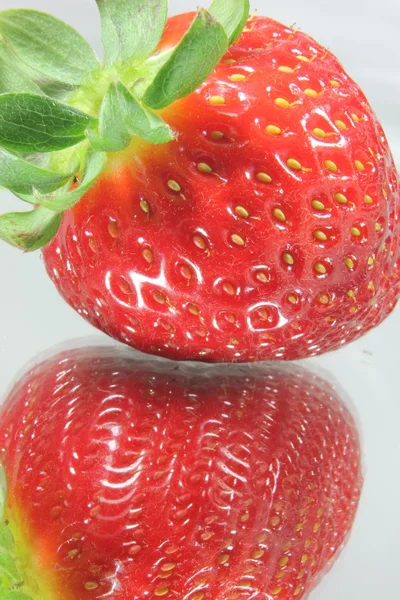 딸기 거울 — 스톡 사진