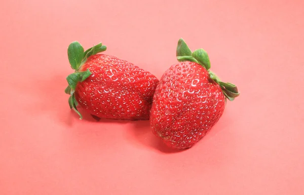 2 개의 딸기 — 스톡 사진