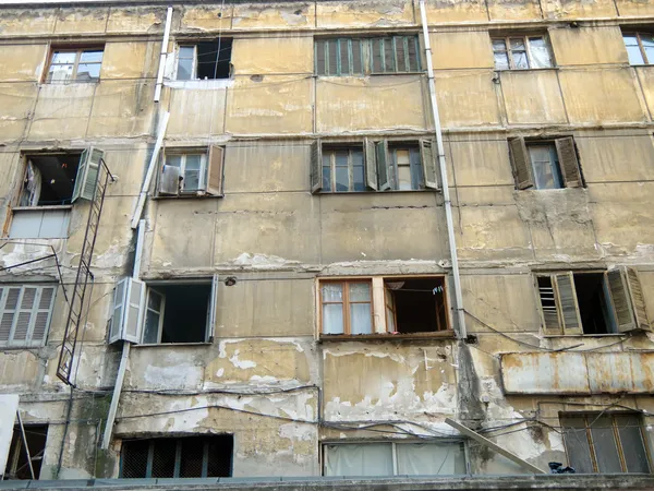 Edificio viejo abandonado —  Fotos de Stock