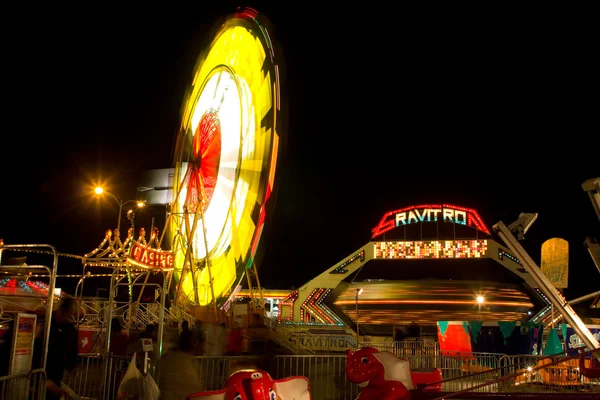 Theme park på natten — Stockfoto
