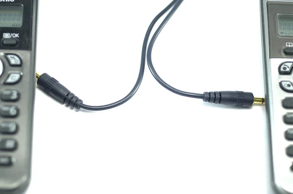Ligação entre dois radiofones cinzentos — Fotografia de Stock
