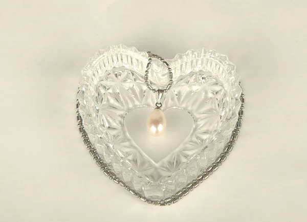 Pearl in the heart-shaped box — Stock Photo, Image
