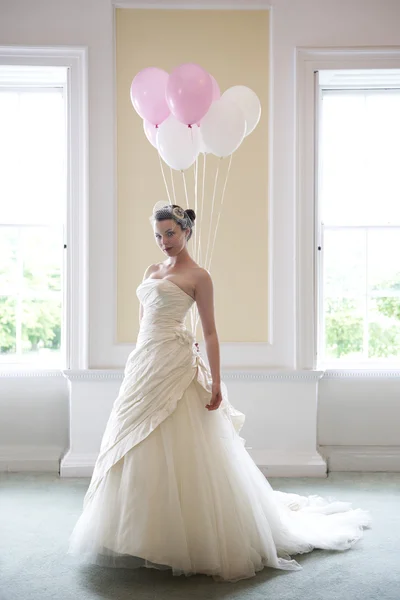 Bride and ballons — Stock Photo, Image