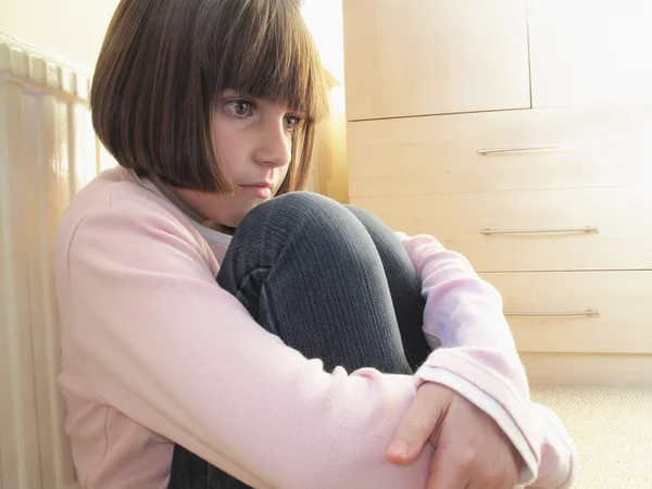 Dziecko patrząc w depresji — Zdjęcie stockowe
