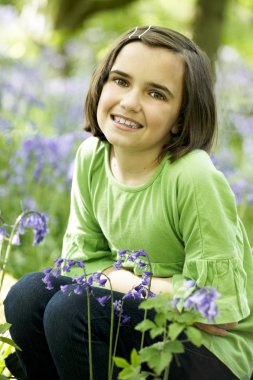 çocuk ve bluebells