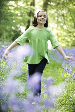 çocuk ve bluebells