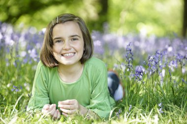 çocuk ve bluebells