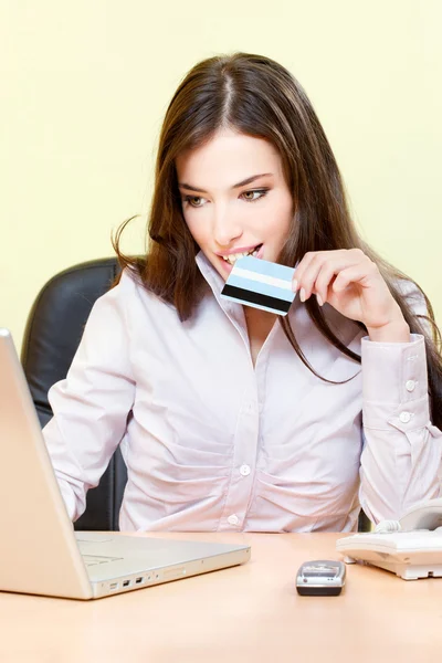 Online shopping with credit card — Stock Photo, Image