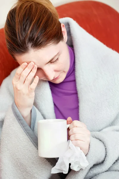 Hasta bir kadın baş ağrısı olması — Stok fotoğraf