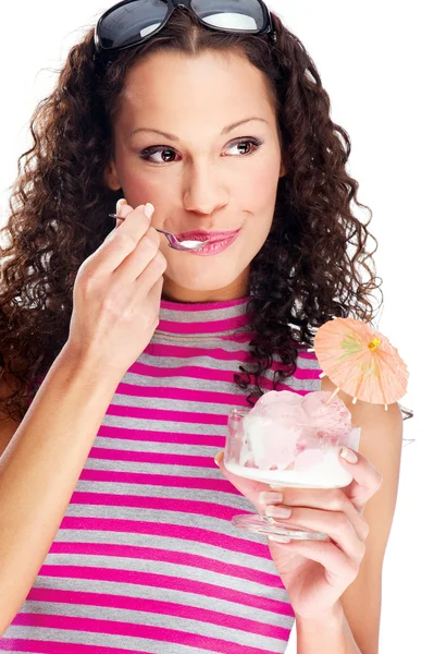 얼음 크림을 먹는 여자 스톡 사진