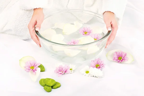Preparing petal bath — Stock Photo, Image