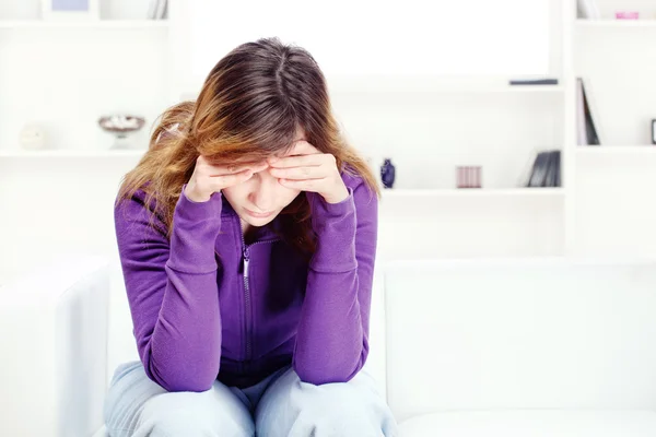 Worried teenage girl at home — Stock Photo, Image