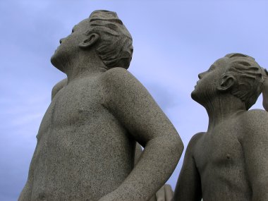 Vigeland Parkı'ndan oslo heykel