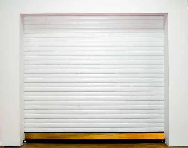 Puerta de garaje blanca — Foto de Stock